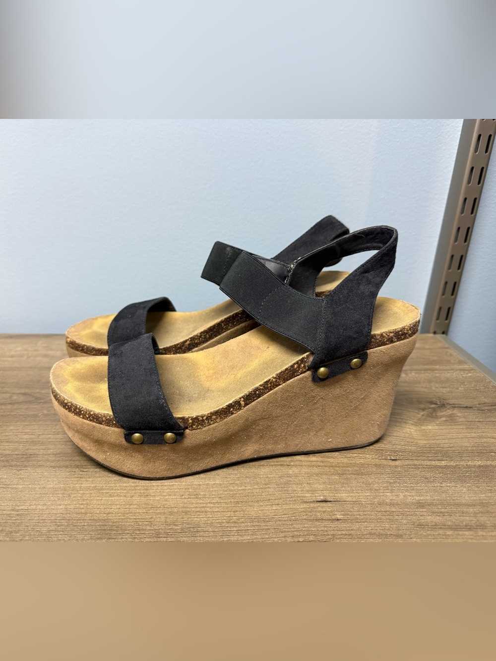 Indigo Black Suede Platform Wedge Sandals Women’s 10